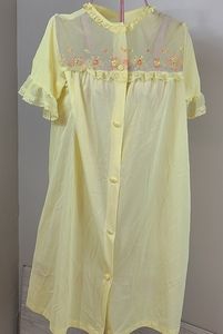 Vintage Yellow Robe Floral Size Medium Nylon Babydoll